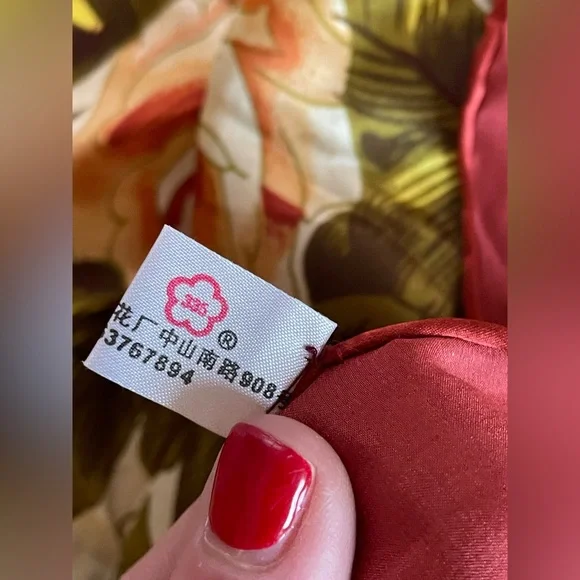 100% Silk Rose Pattern Scarf | Light Weight | Colorful - Picture 6 of 8